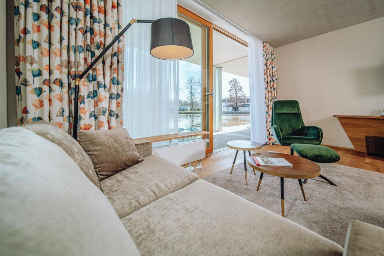 Palac Pakoszow Schlosshotel Wernersdorf Jelenia Gora Exterior photo A suite at the Hotel