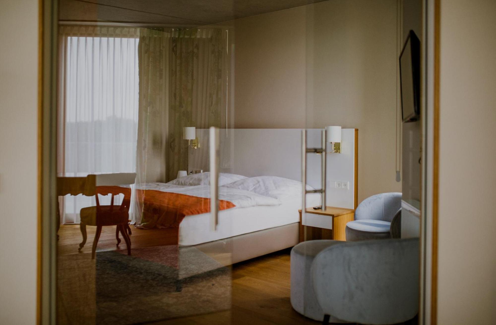 Palac Pakoszow Schlosshotel Wernersdorf Jelenia Gora Exterior photo A room at the hotel