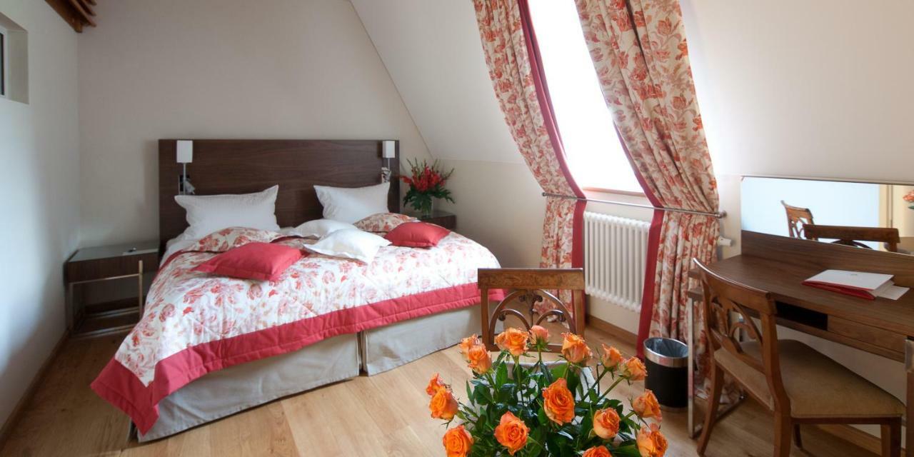 Palac Pakoszow Schlosshotel Wernersdorf Jelenia Gora Exterior photo A bedroom in the hotel